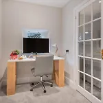 Rockwood- Family With Hot Tub * גראסמיר