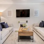 Rockwood- Family With Hot Tub בית נופש גראסמיר