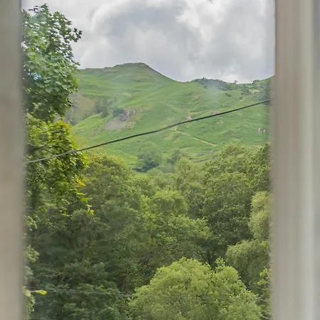 Rockwood- Family With Hot Tub