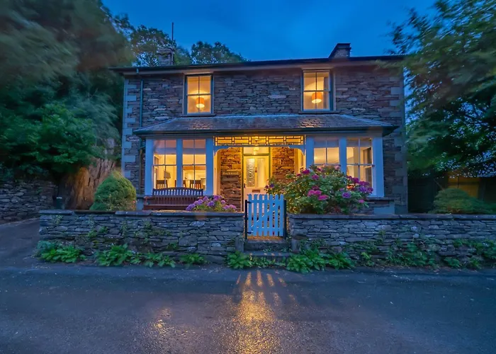 Rockwood- Family With Hot Tub *