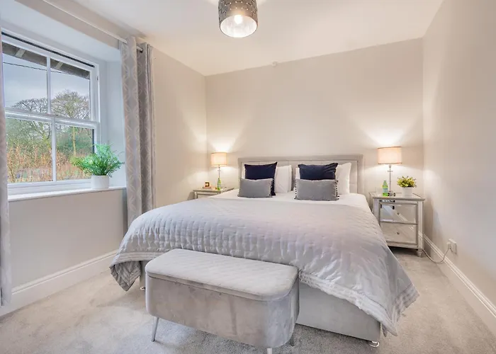 Rockwood- Family With Hot Tub *