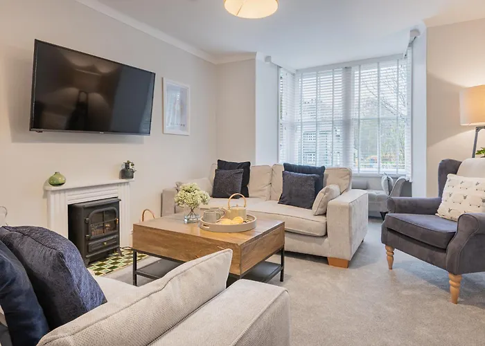 Rockwood- Family With Hot Tub *