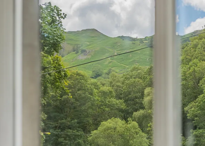 Rockwood- Family With Hot Tub