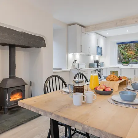 Rockwood- Family With Hot Tub Grasmere